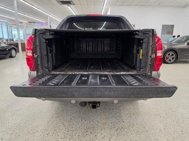 Chevrolet Avalanche 4WD Crew Cab LT 2012