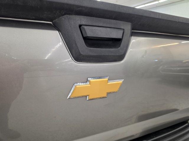 Chevrolet Avalanche 4WD Crew Cab LT 2012