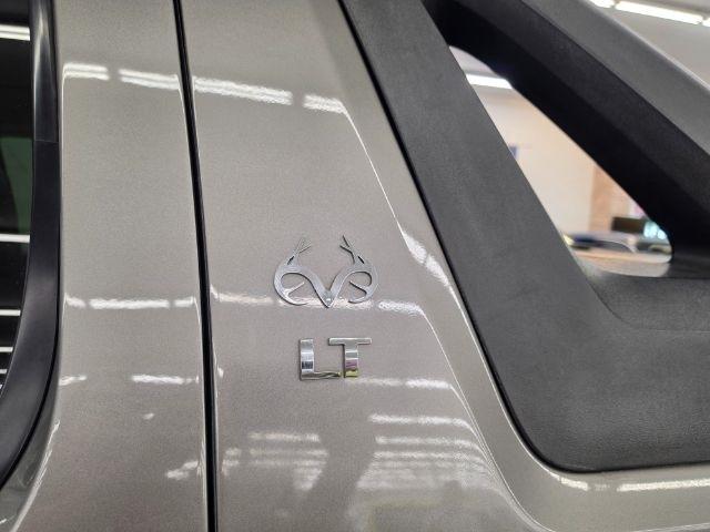 Chevrolet Avalanche 4WD Crew Cab LT 2012