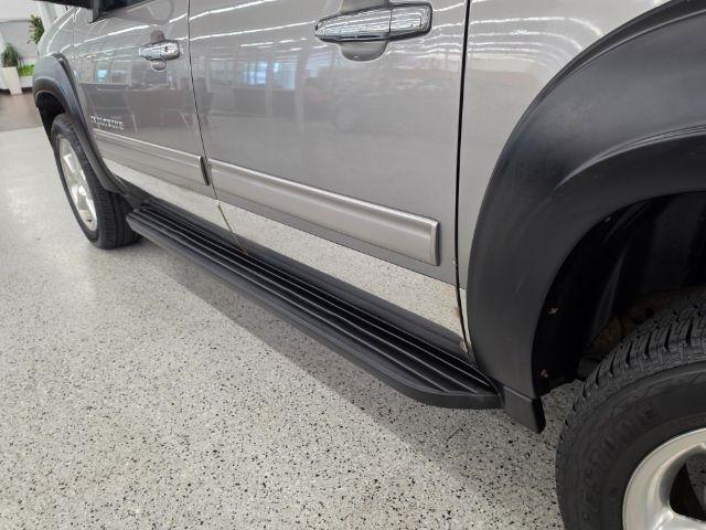 Chevrolet Avalanche 4WD Crew Cab LT 2012