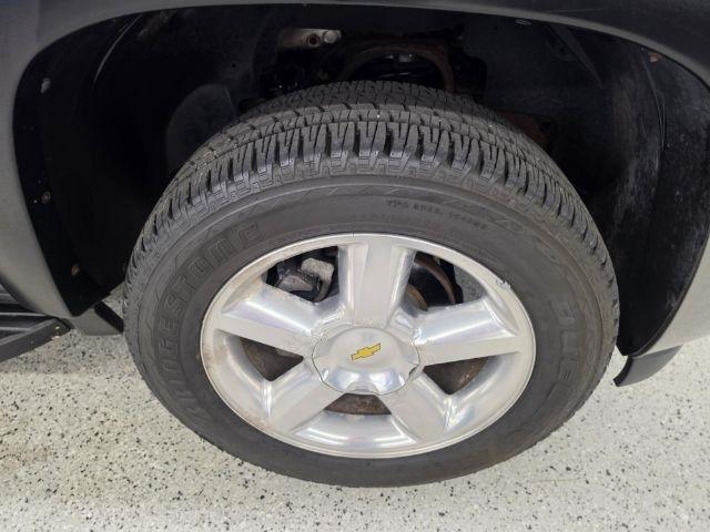Chevrolet Avalanche 4WD Crew Cab LT 2012
