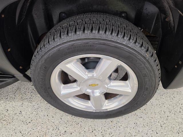 Chevrolet Avalanche 4WD Crew Cab LT 2012