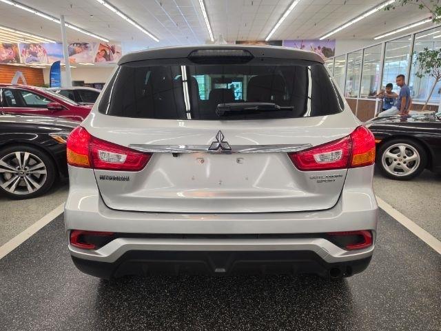 Mitsubishi Outlander Sport ES 2.0 CVT 2019