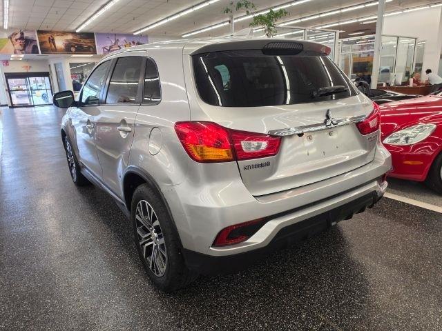 Mitsubishi Outlander Sport ES 2.0 CVT 2019