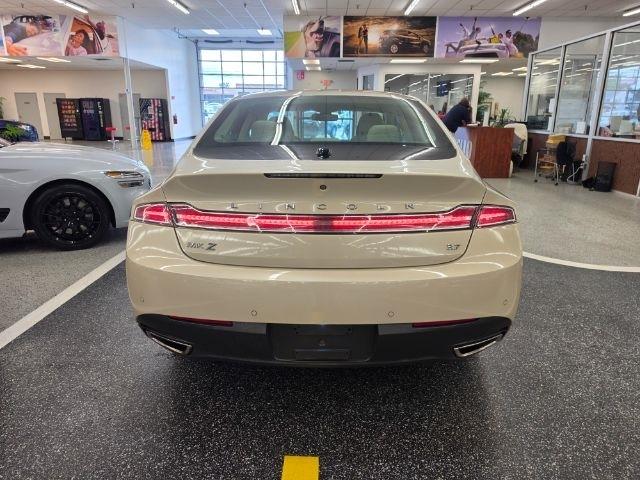 Lincoln MKZ 4dr Sdn FWD 2015