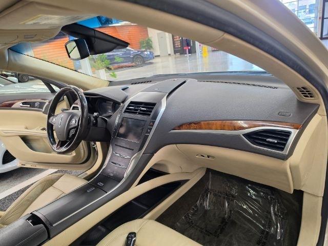 Lincoln MKZ 4dr Sdn FWD 2015