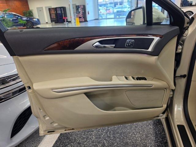 Lincoln MKZ 4dr Sdn FWD 2015