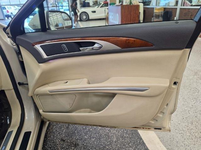 Lincoln MKZ 4dr Sdn FWD 2015