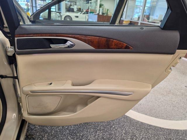 Lincoln MKZ 4dr Sdn FWD 2015
