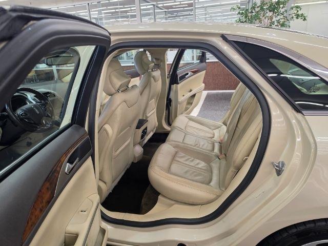 Lincoln MKZ 4dr Sdn FWD 2015