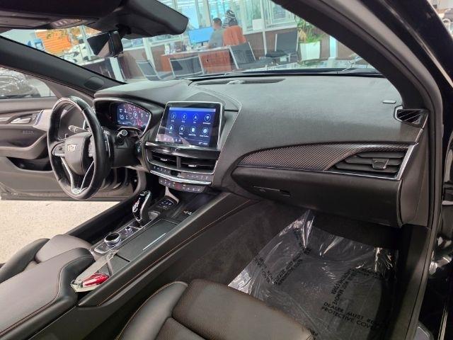 Cadillac CT5 photo 9