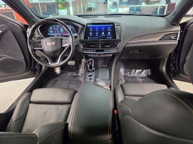 Cadillac CT5 photo 10