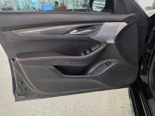 Cadillac CT5 photo 28