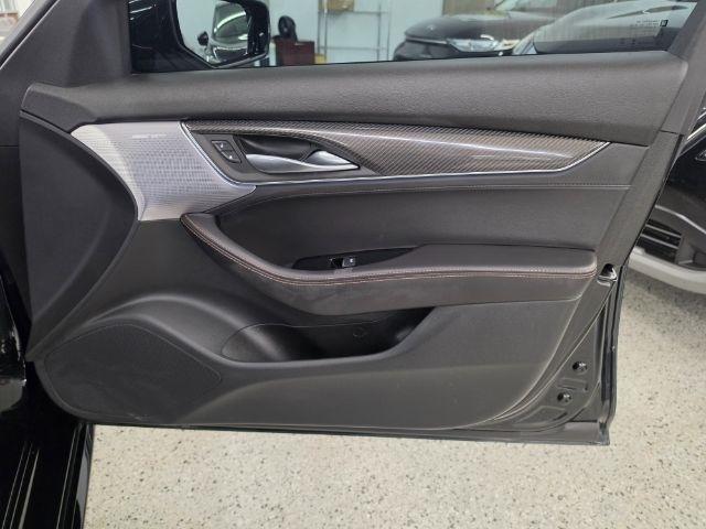 Cadillac CT5 photo 30