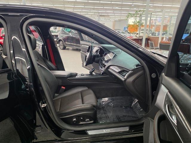 Cadillac CT5 photo 38