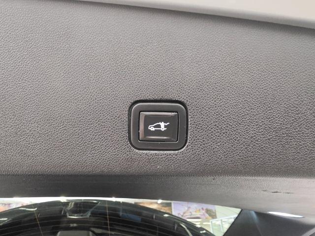 Cadillac XT6 photo 56