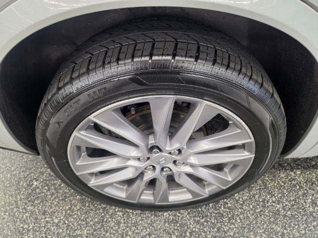 Cadillac XT6 photo 61