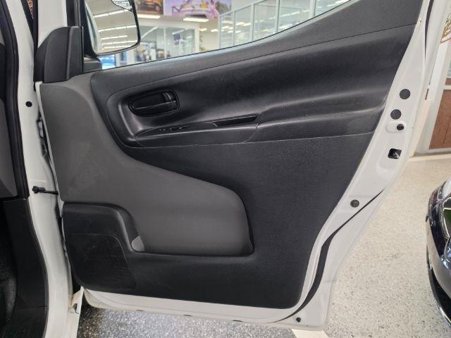 Chevrolet City Express photo 24