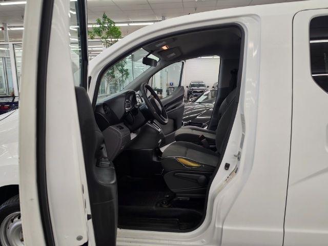 Chevrolet City Express photo 25