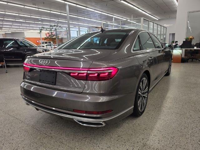 Audi A8 photo 5