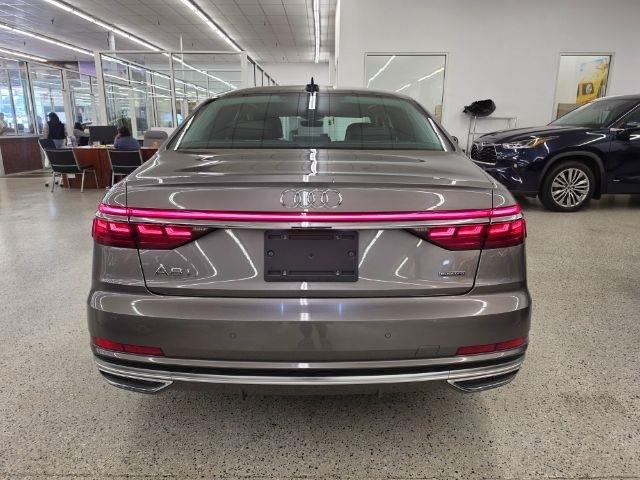 Audi A8 photo 6