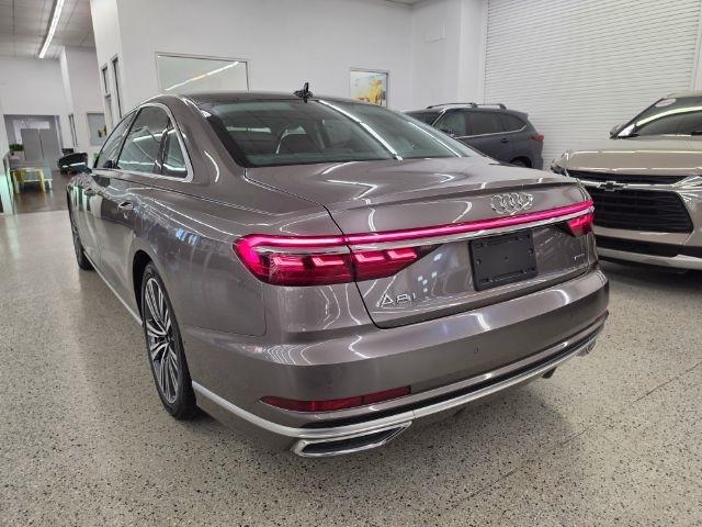 Audi A8 photo 7