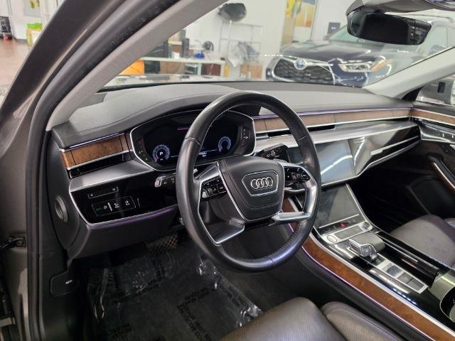 Audi A8 photo 8