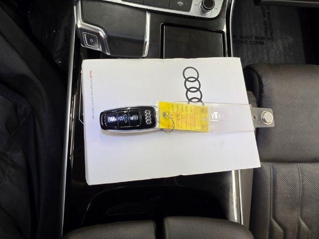 Audi A8 photo 24