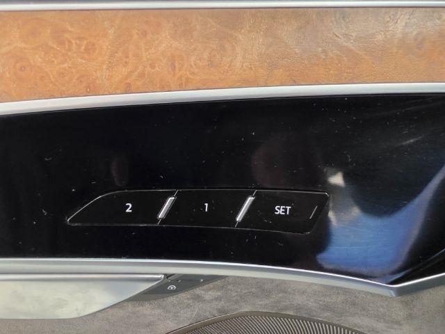 Audi A8 photo 31