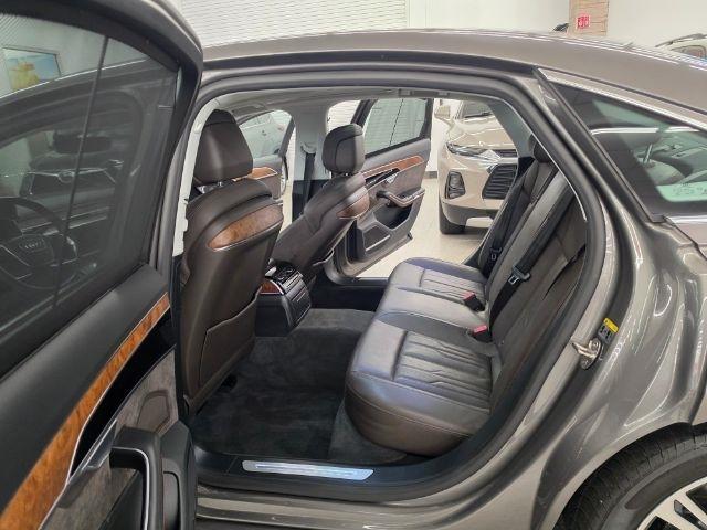 Audi A8 photo 35
