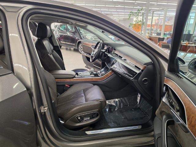 Audi A8 photo 36