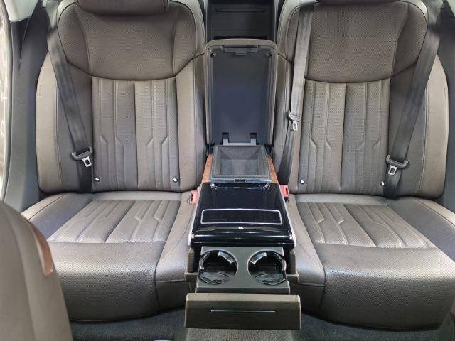 Audi A8 photo 39