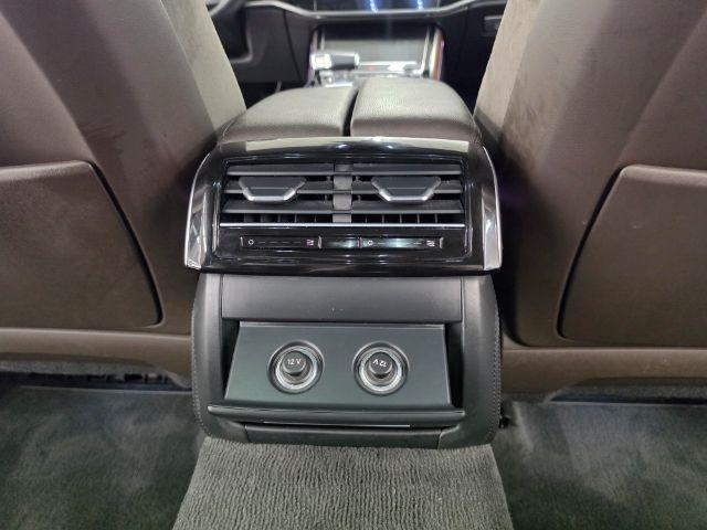 Audi A8 photo 40