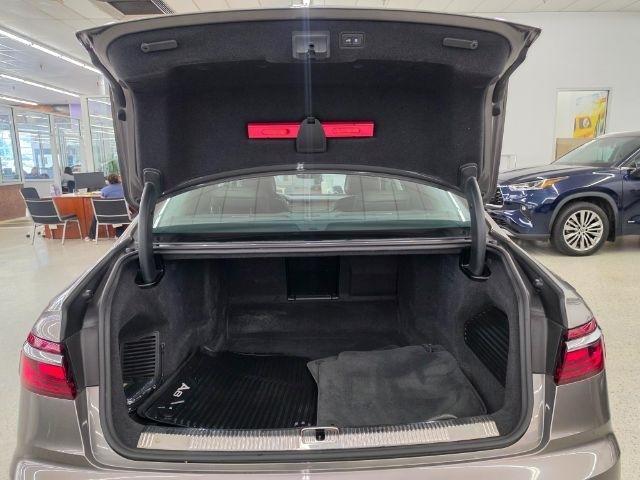 Audi A8 photo 47