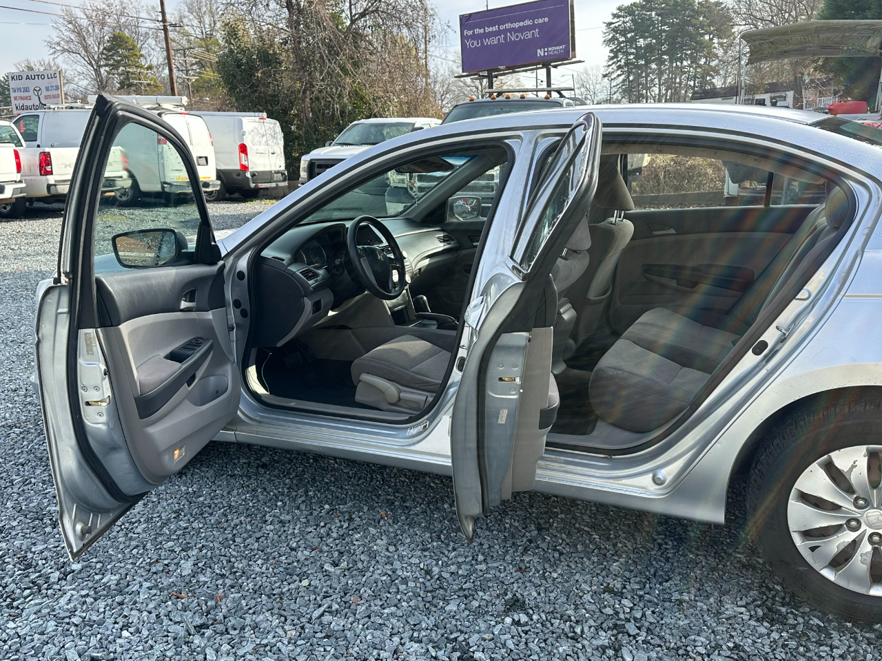 Honda Accord LX sedan AT 2010