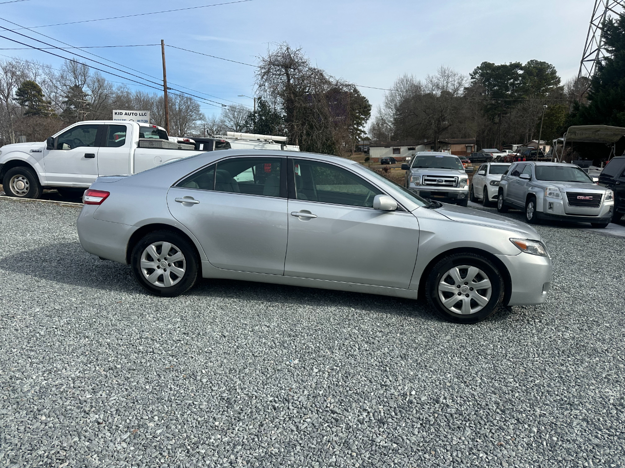 2011 Toyota Camry Base 6-Spd AT