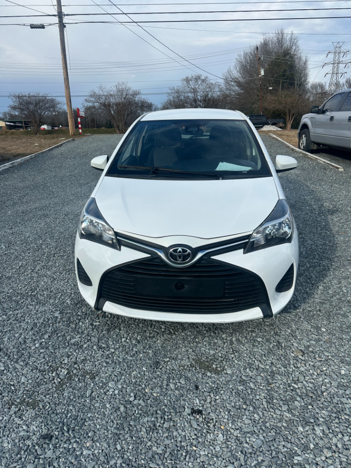 Toyota Yaris LE 5-Door AT 2017