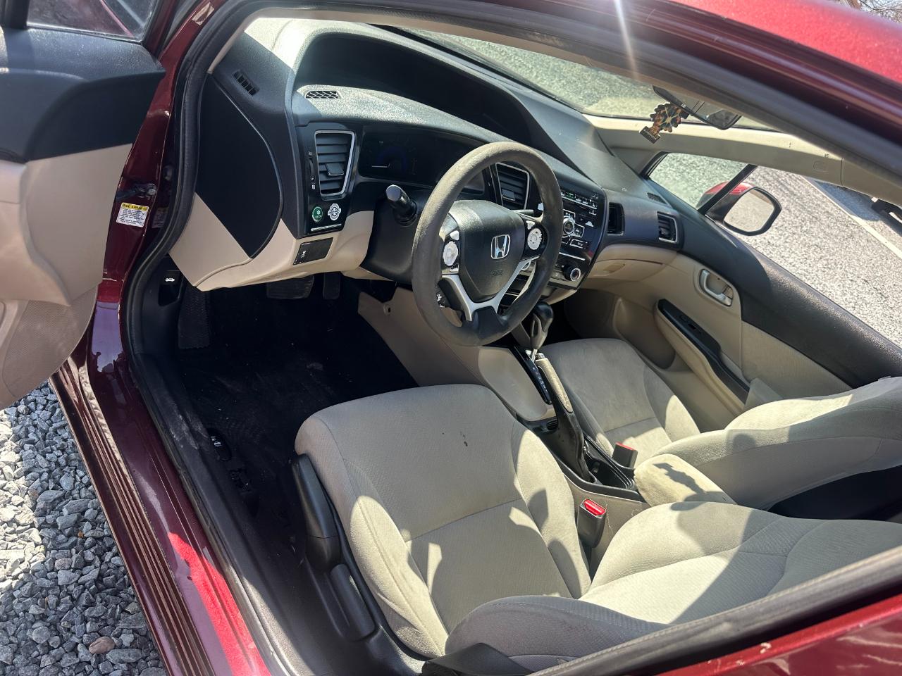 Honda Civic LX Sedan 5-Speed AT 2013