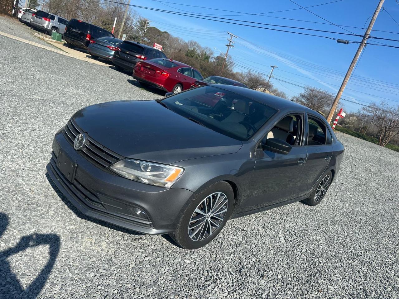 Volkswagen Jetta SE 6A 2016
