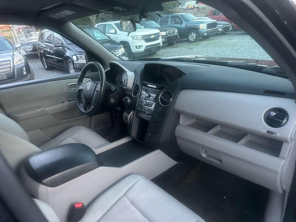 Honda Pilot LX 4WD 5-Spd AT 2015