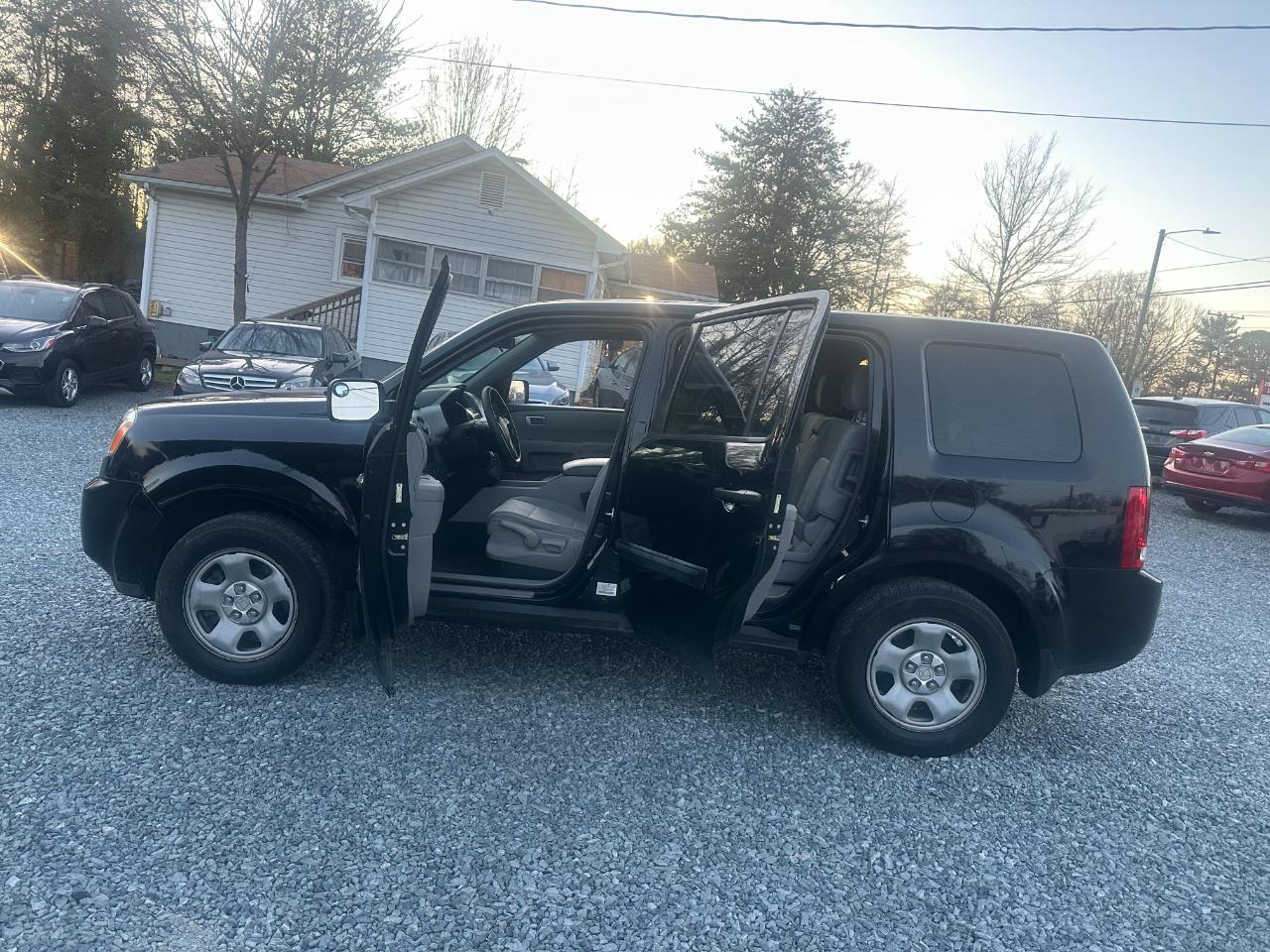 Honda Pilot LX 4WD 5-Spd AT 2015