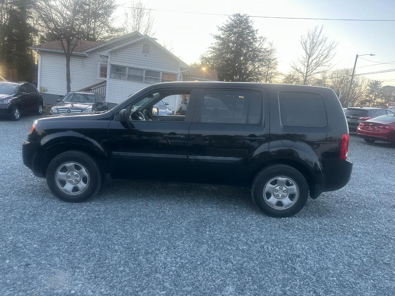 Honda Pilot LX 4WD 5-Spd AT 2015