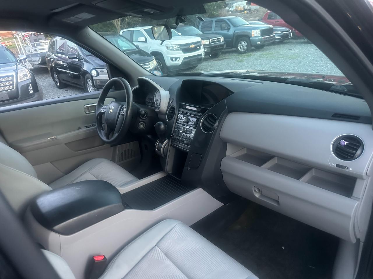 Honda Pilot LX 4WD 5-Spd AT 2015