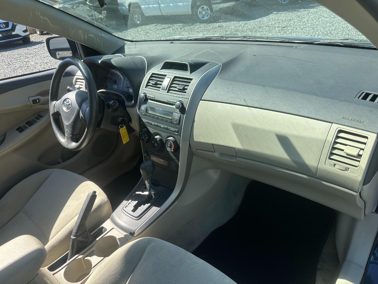 Toyota Corolla LE 4D Sedan 2013
