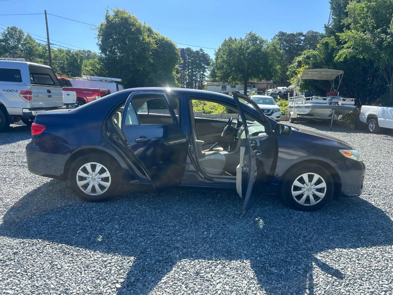 Toyota Corolla LE 4D Sedan 2013