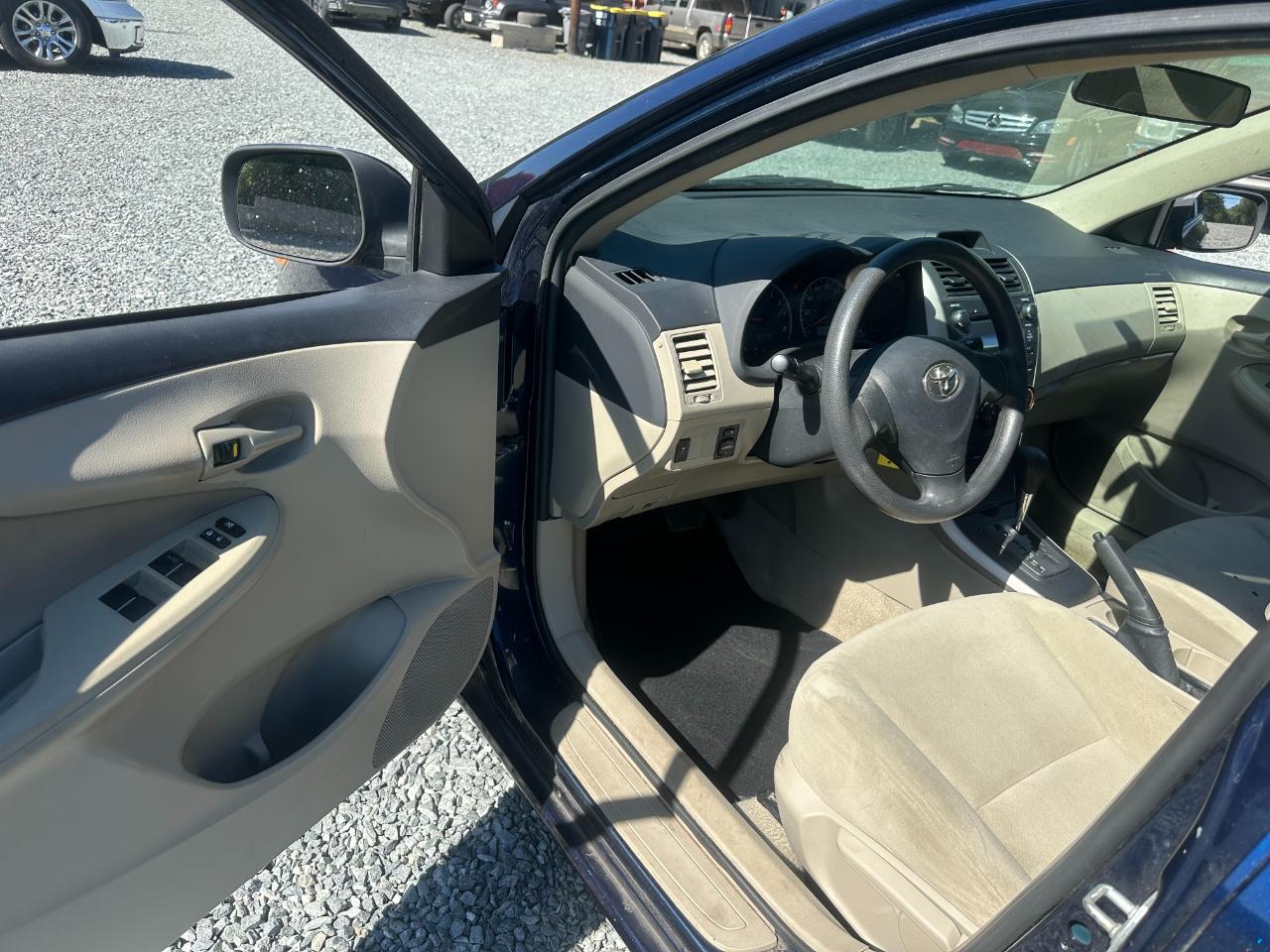 Toyota Corolla LE 4D Sedan 2013