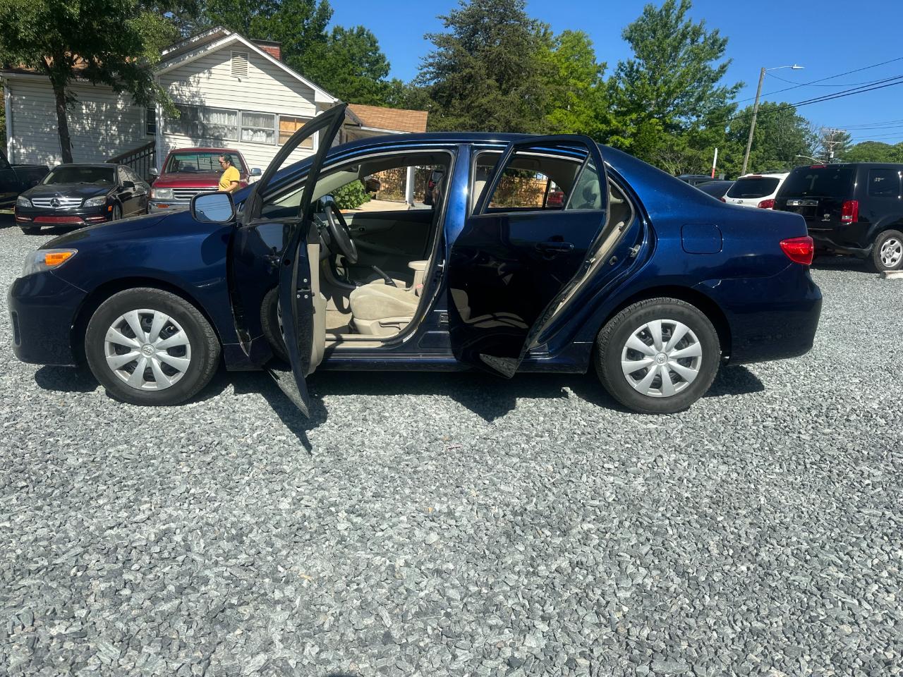 Toyota Corolla LE 4D Sedan 2013