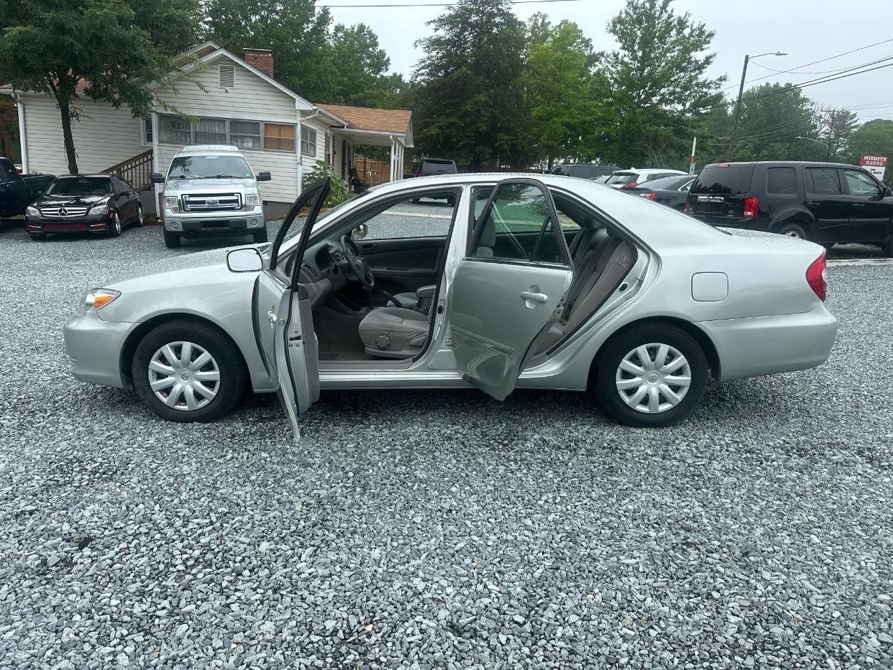 Toyota Camry LE 2002