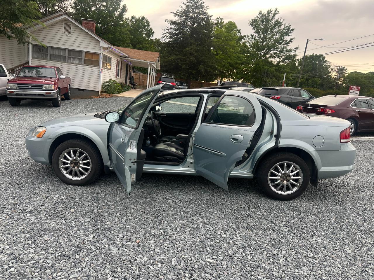 Chrysler Sebring LXi Sedan 2001
