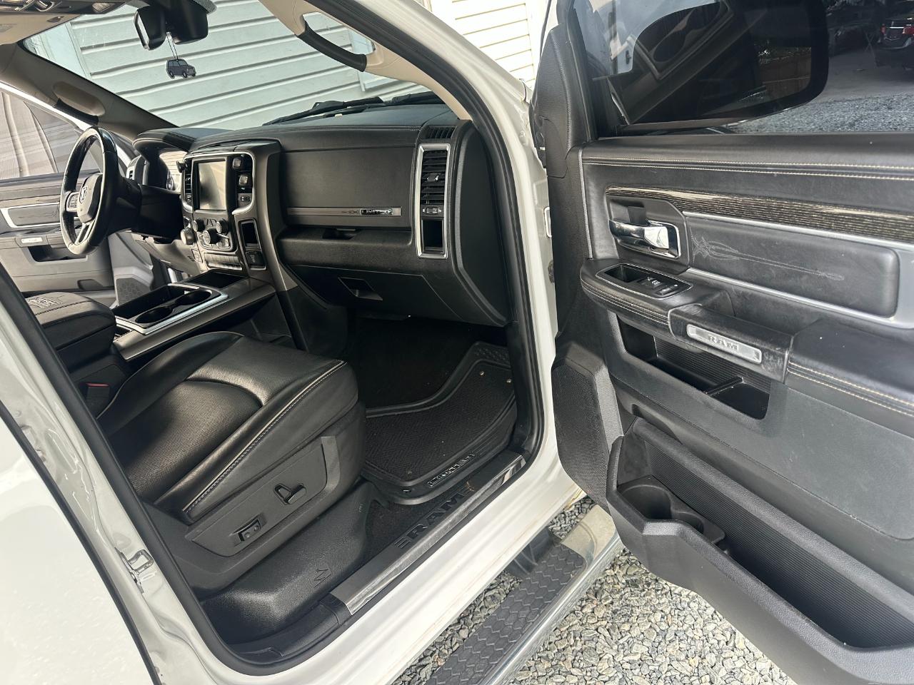 RAM 1500 Longhorn Crew Cab SWB 4WD 2015